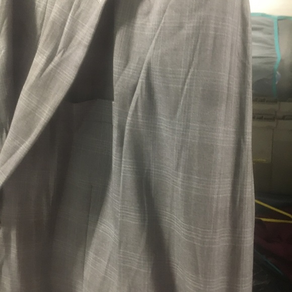 Liz Claiborne 2 piece suit - Picture 9 of 9